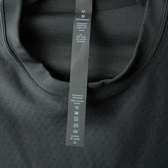 Lululemon Black Long Sleeve Men’s Athletic Shirt - Picture 3 of 4